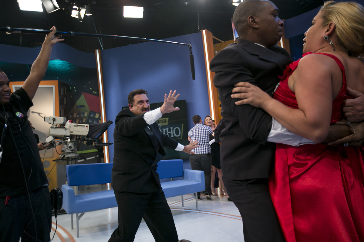 Coaf vai ao Programa do Ratinho para fazer teste de paternidade