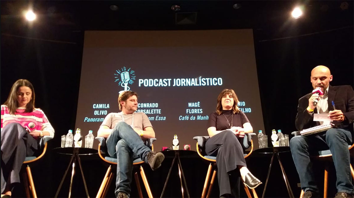 Em podcasts jornalísticos, muito planejamento e pouco improviso