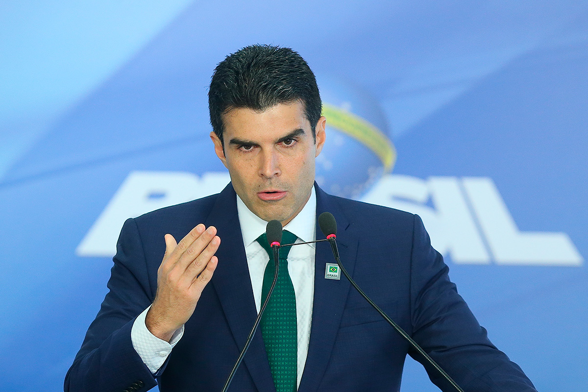 Prisão de brigadistas faz Helder Barbalho passar Bolsonaro no sonho do AI-5 próprio