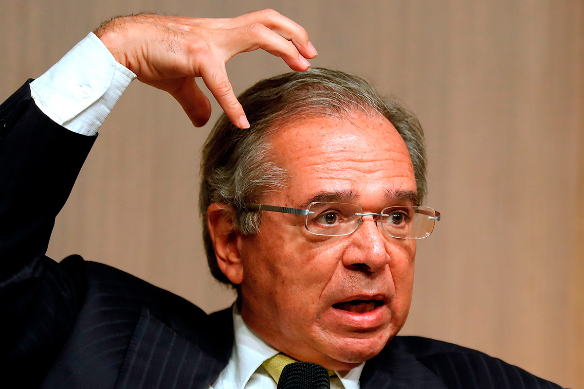 Paulo Guedes quer dólar a 5 reais em homenagem ao AI-5