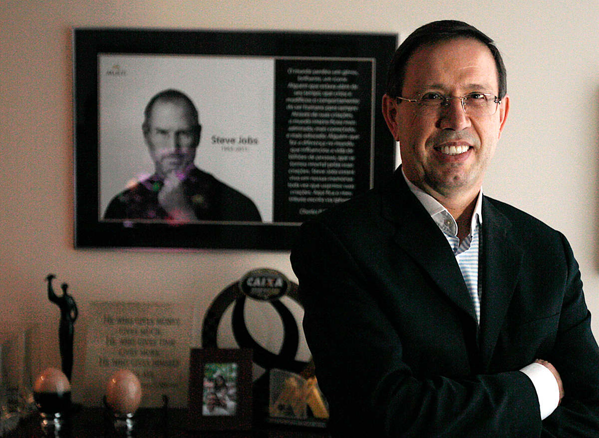 Carlos Wizard muda de nome para Carlos CCAA para fugir de depoimento