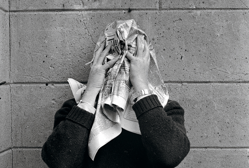 Ensaio fotográfico retrata leitores de jornal