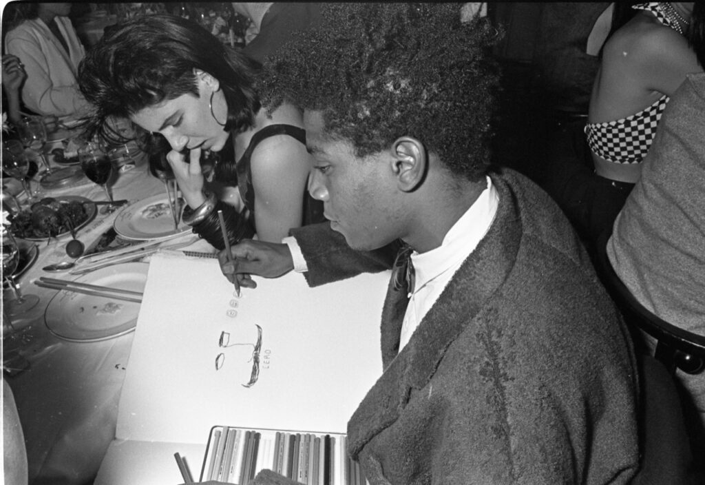 Jean-Michel Basquiat e Elizabeth Saltzman (Crédito: BEN BUCHANAN_NOVA YORK, 1985)
