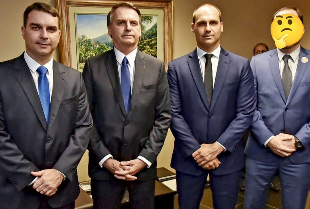 Após indiciamento de Carlos Bolsonaro, Bolsonaro diz que não conhece Carlos Bolsonaro