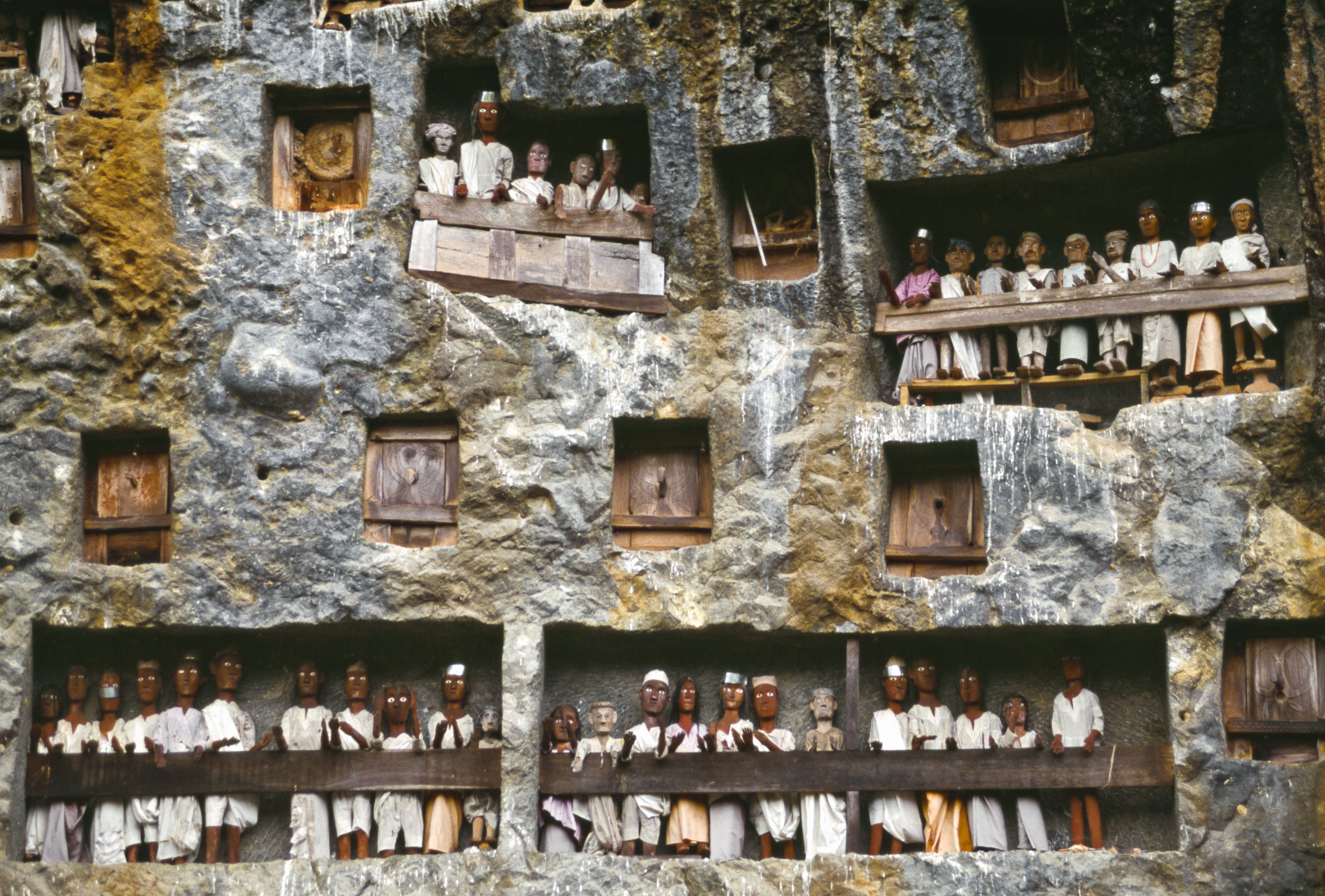 Os ritos de um longo adeus