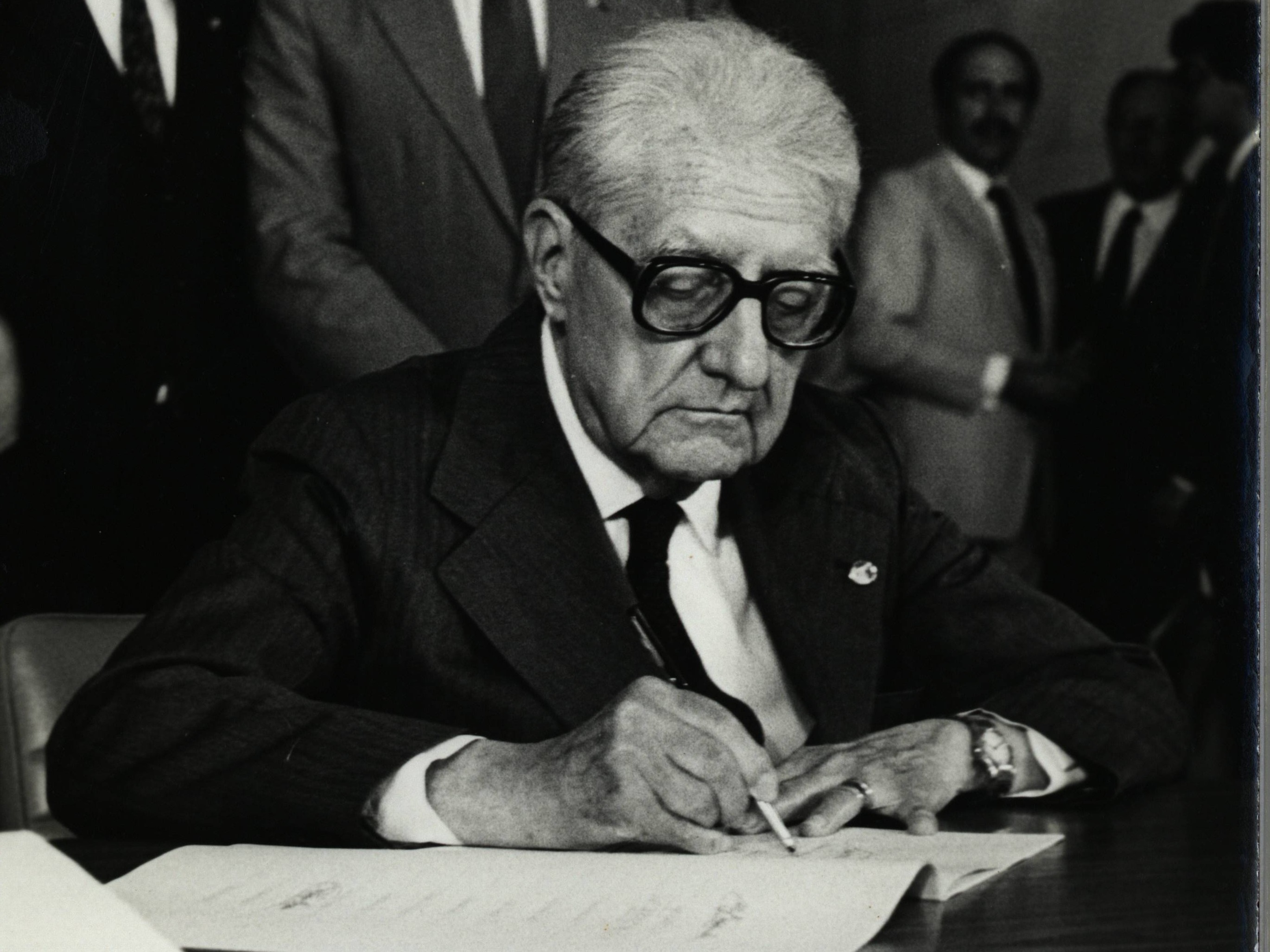 Nos arquivos do coração sensível