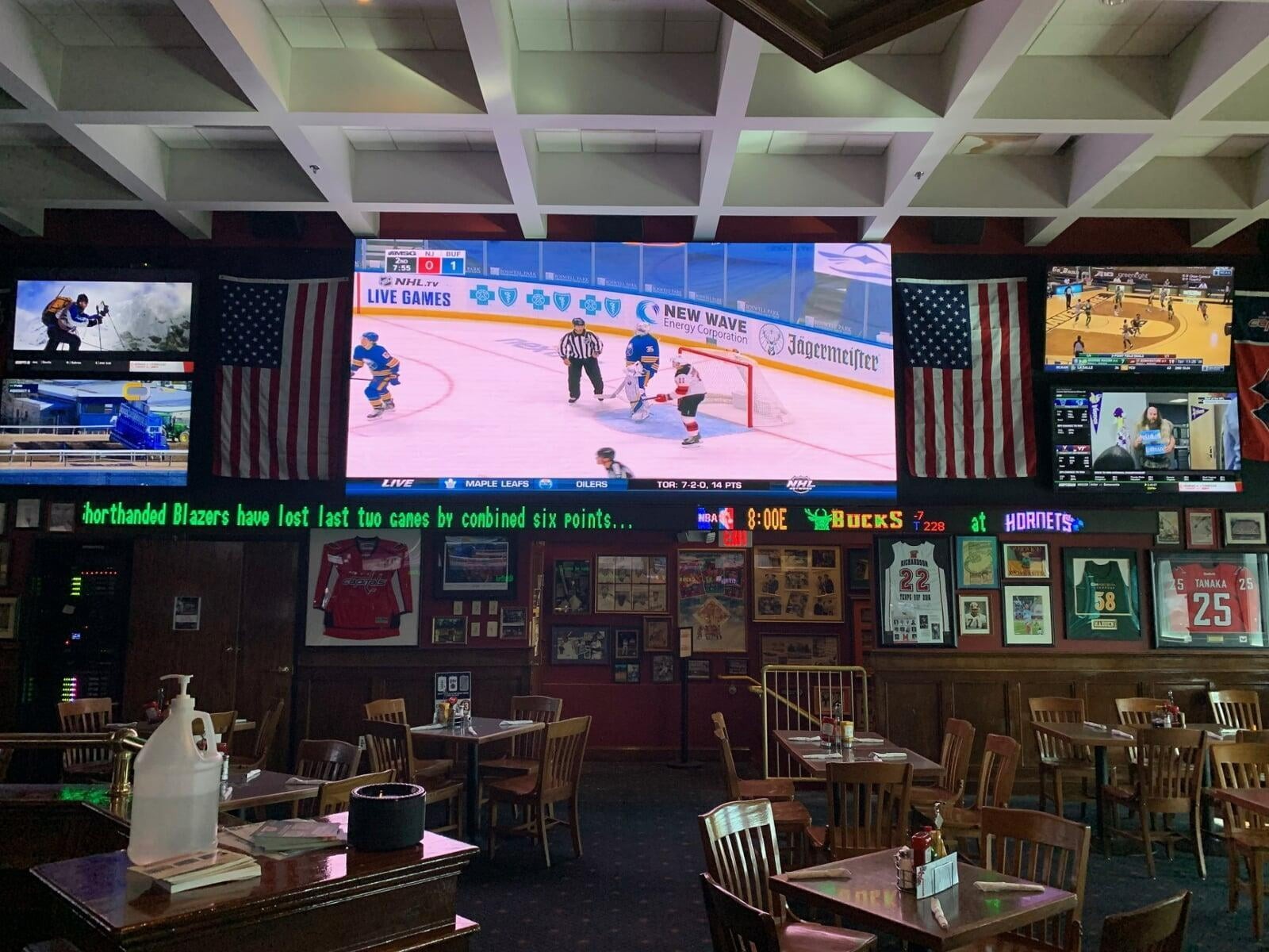 Crystal City Sports Pub, photo 4