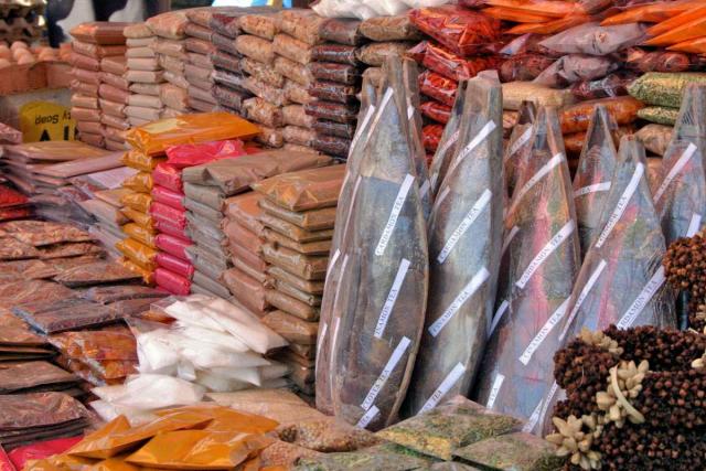 Teens shop for local spices in Zanzibar during their summer service tour of Tanzania.
