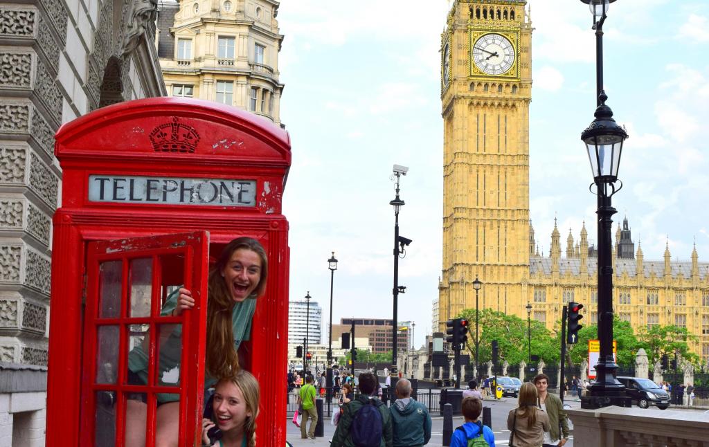 verticallondonphonebooth