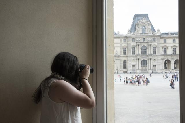 Student capture the beauty of Versailles on their teen tour to France