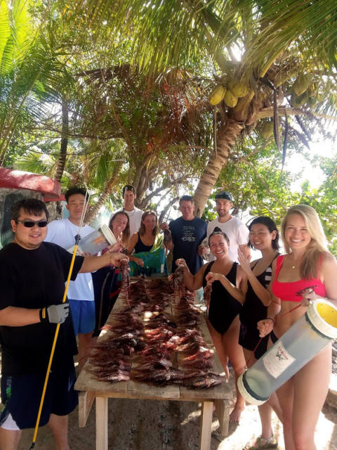 23 group volunteer picture