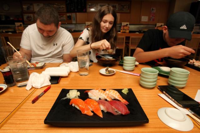 Students eating in Tokyo