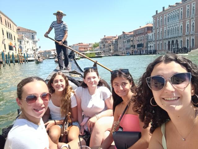 8cd207f1-ca63-40f5-a11b-fd8ceebd1ea3