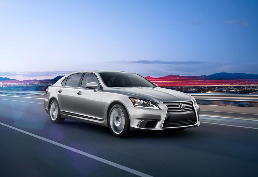 Audi A8 (2014) vs Lexus LS 460 (2014)  Perbandingan mobil 