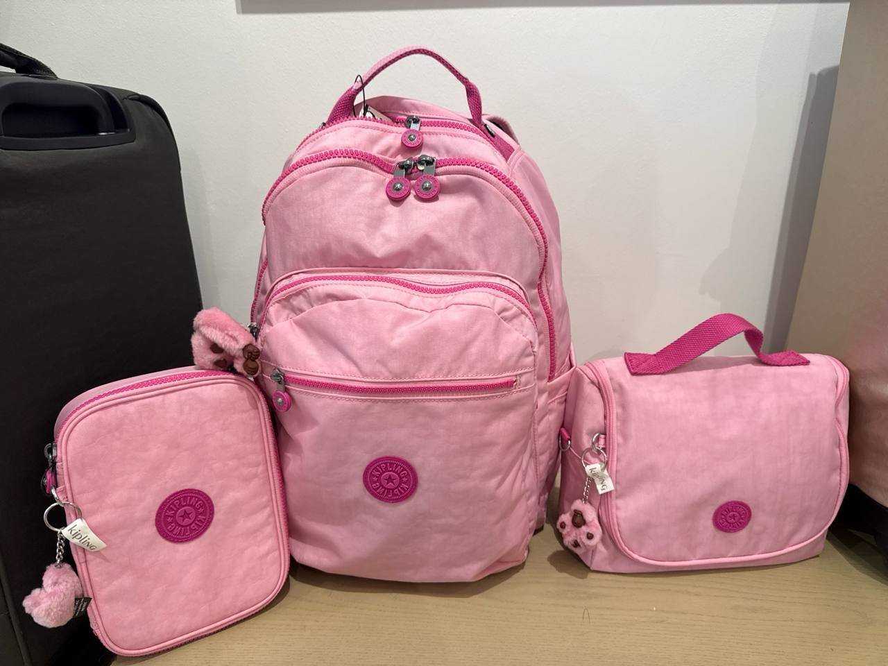 Kit Mochila Seoul + Estojo 100 pens + lancheira Graham