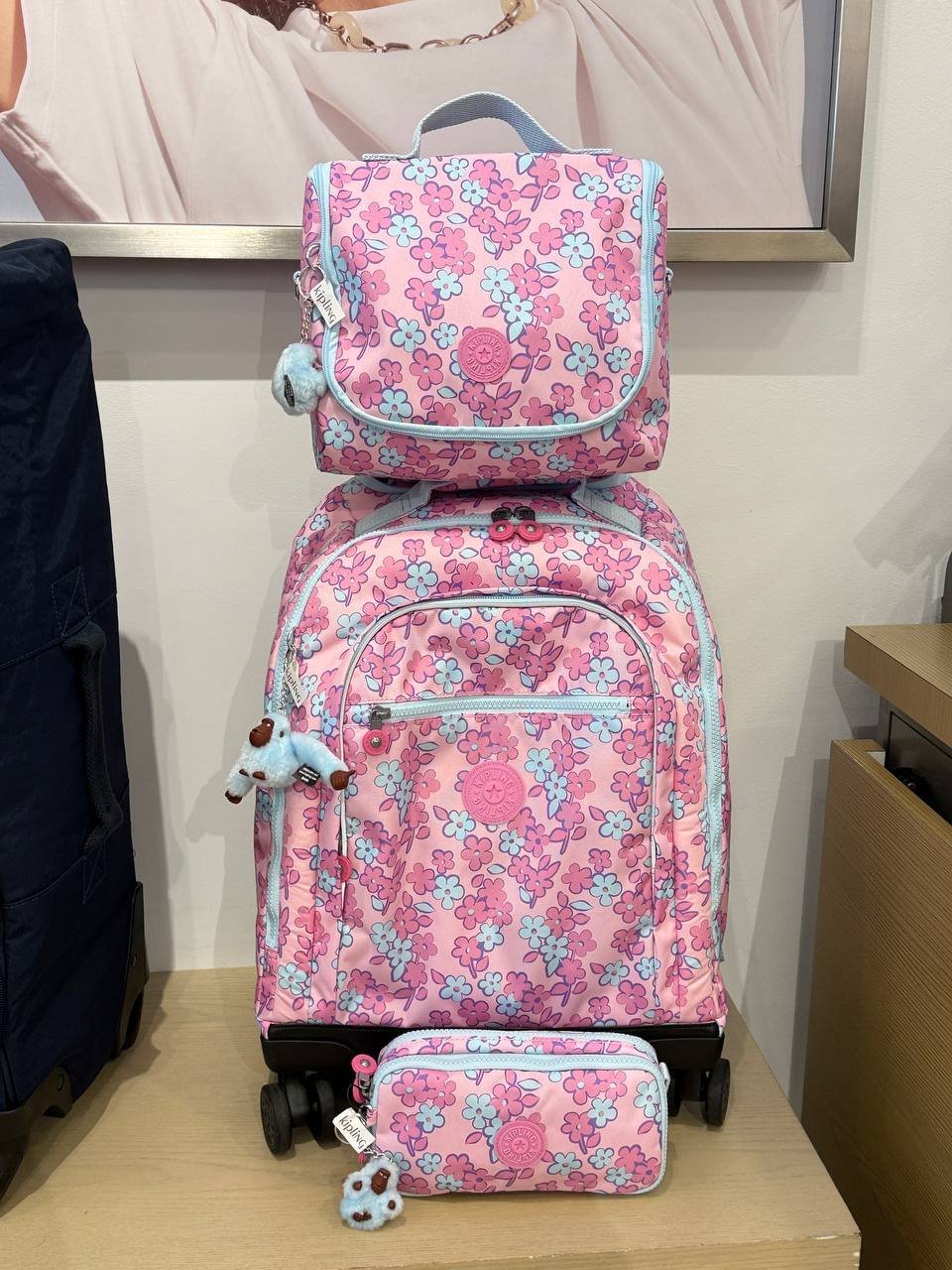 Kit Mochila New Zea + Lancheira Kichirou + Estojo Chap