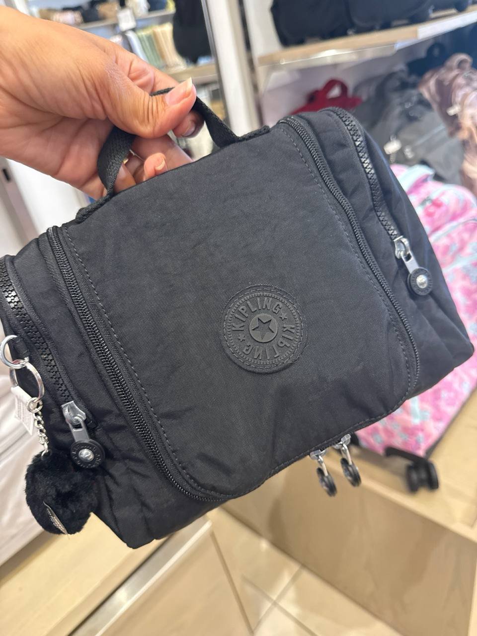 CHRISTA Necessarie Travel