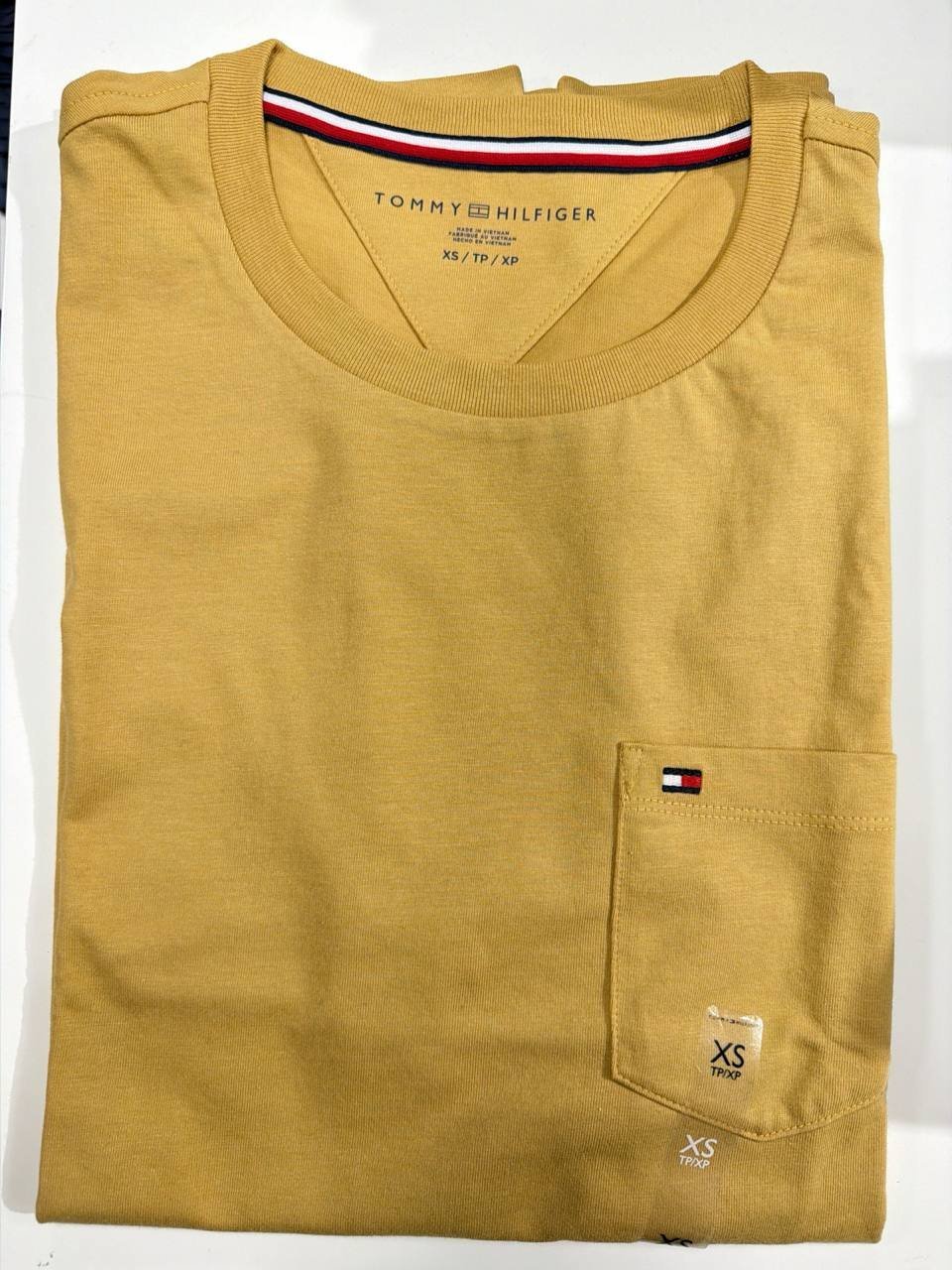 Camiseta regular fit com bolso
