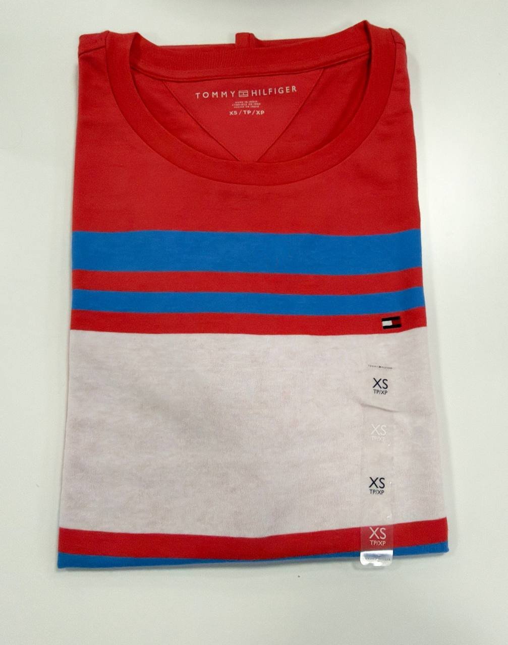 Camiseta Regular Fit Gola U