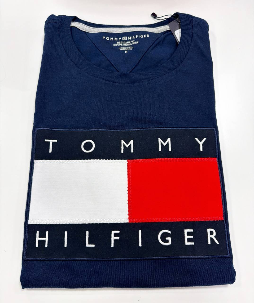 Camiseta Regular Fit Gola U
