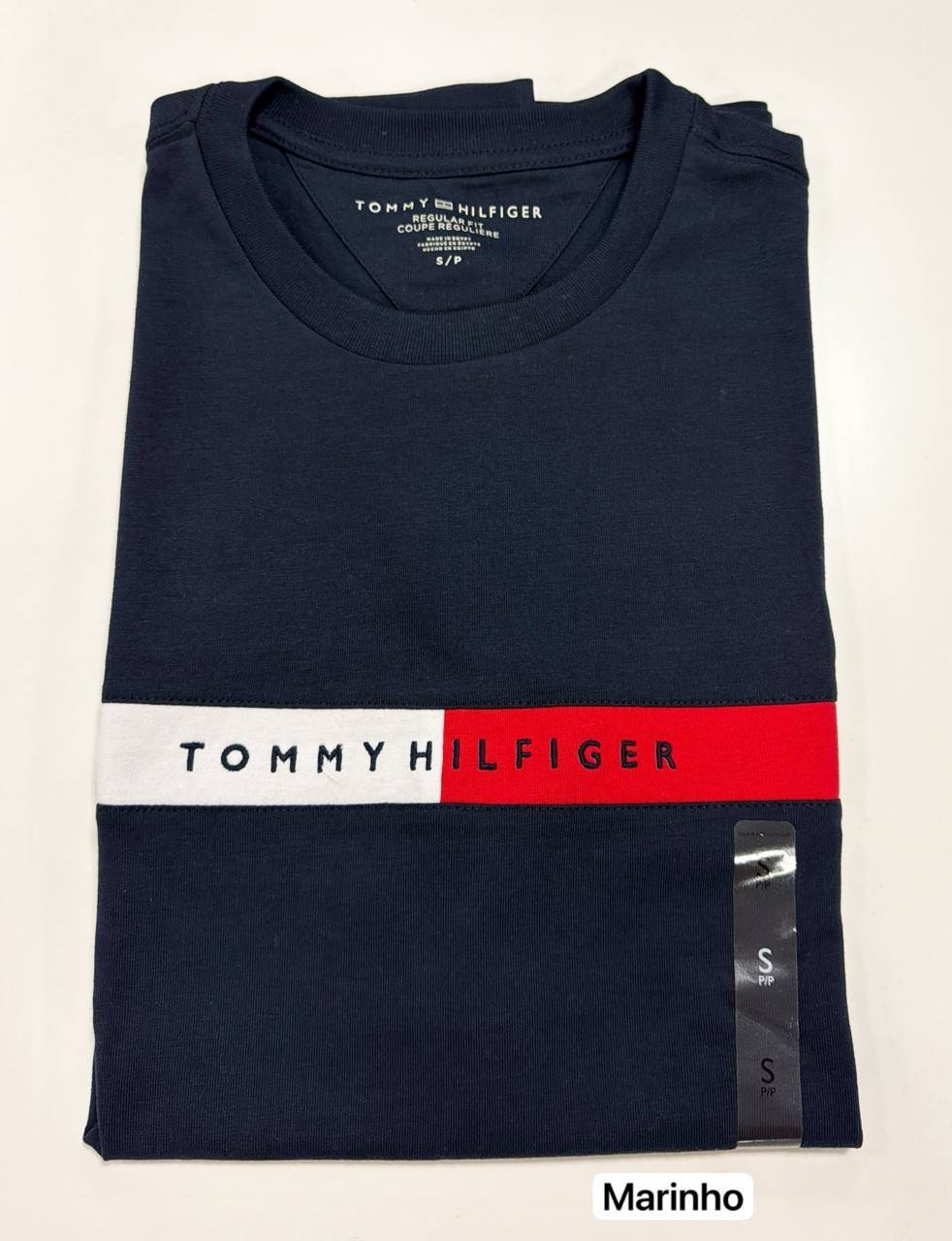Camiseta Regular Fit Gola U