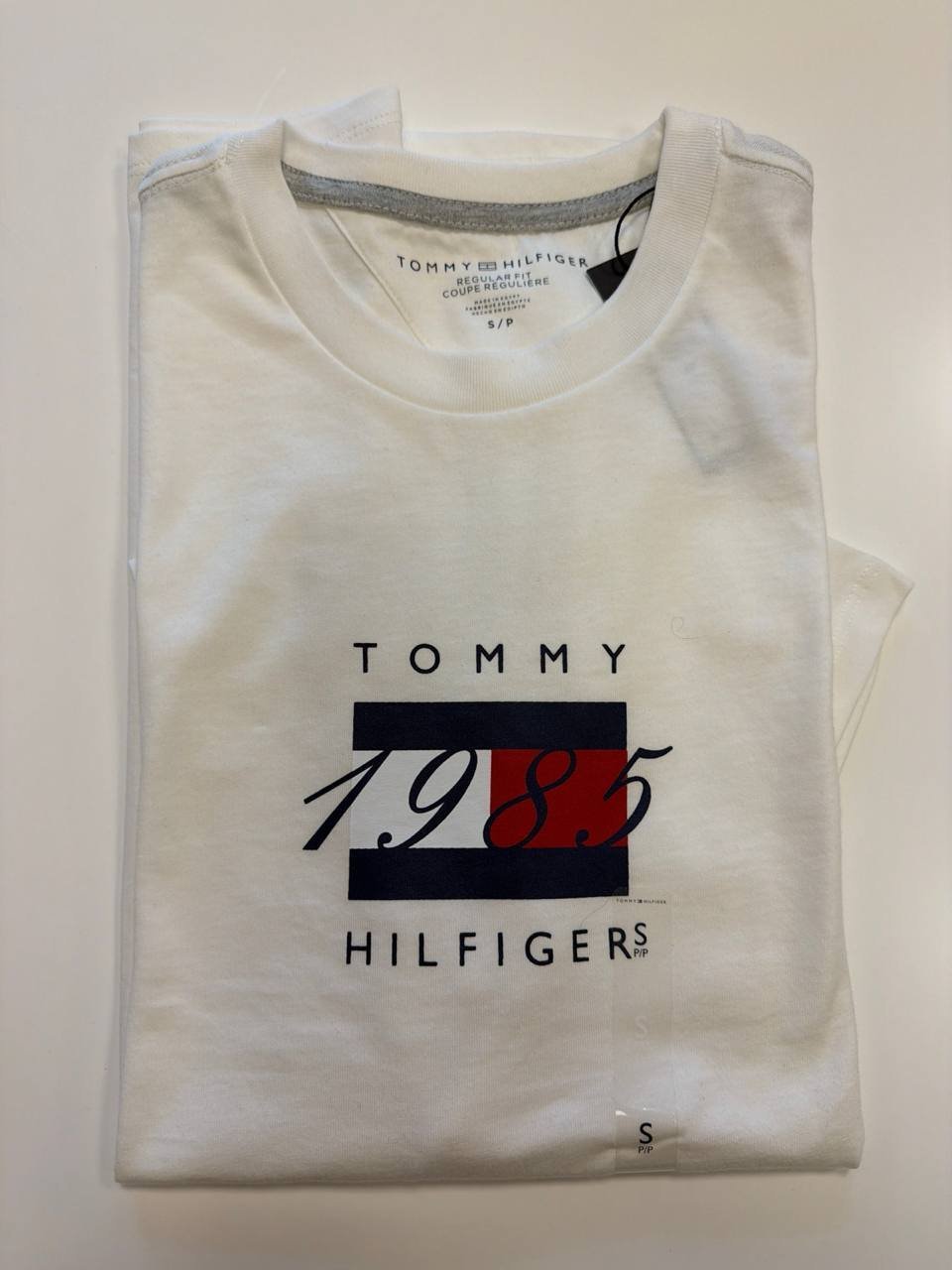 Camiseta Regular Fit Gola U