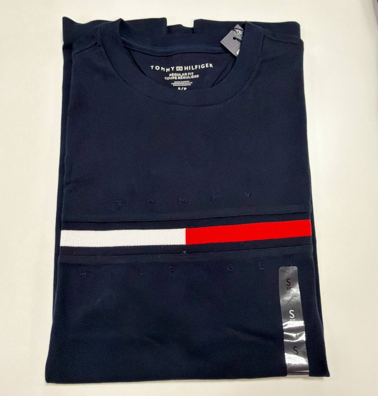 Camiseta Regular Fit Gola U