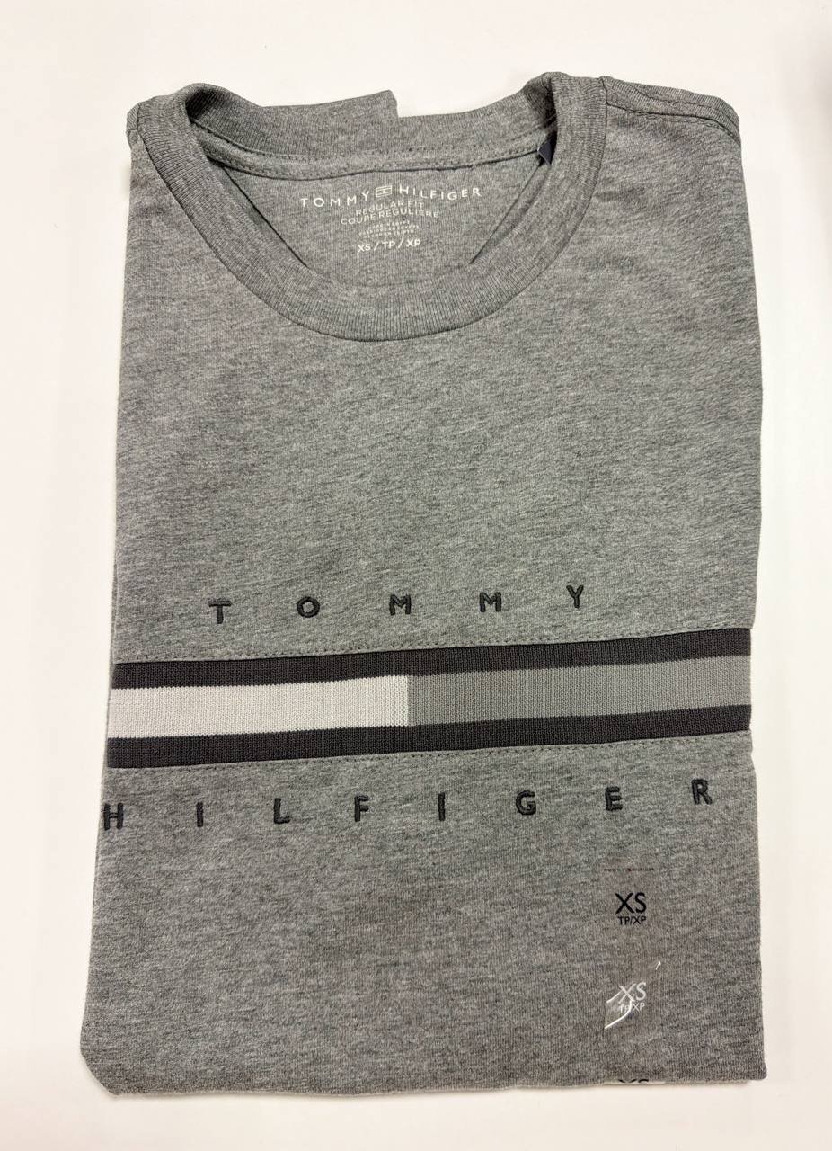Camiseta Regular Fit Gola U