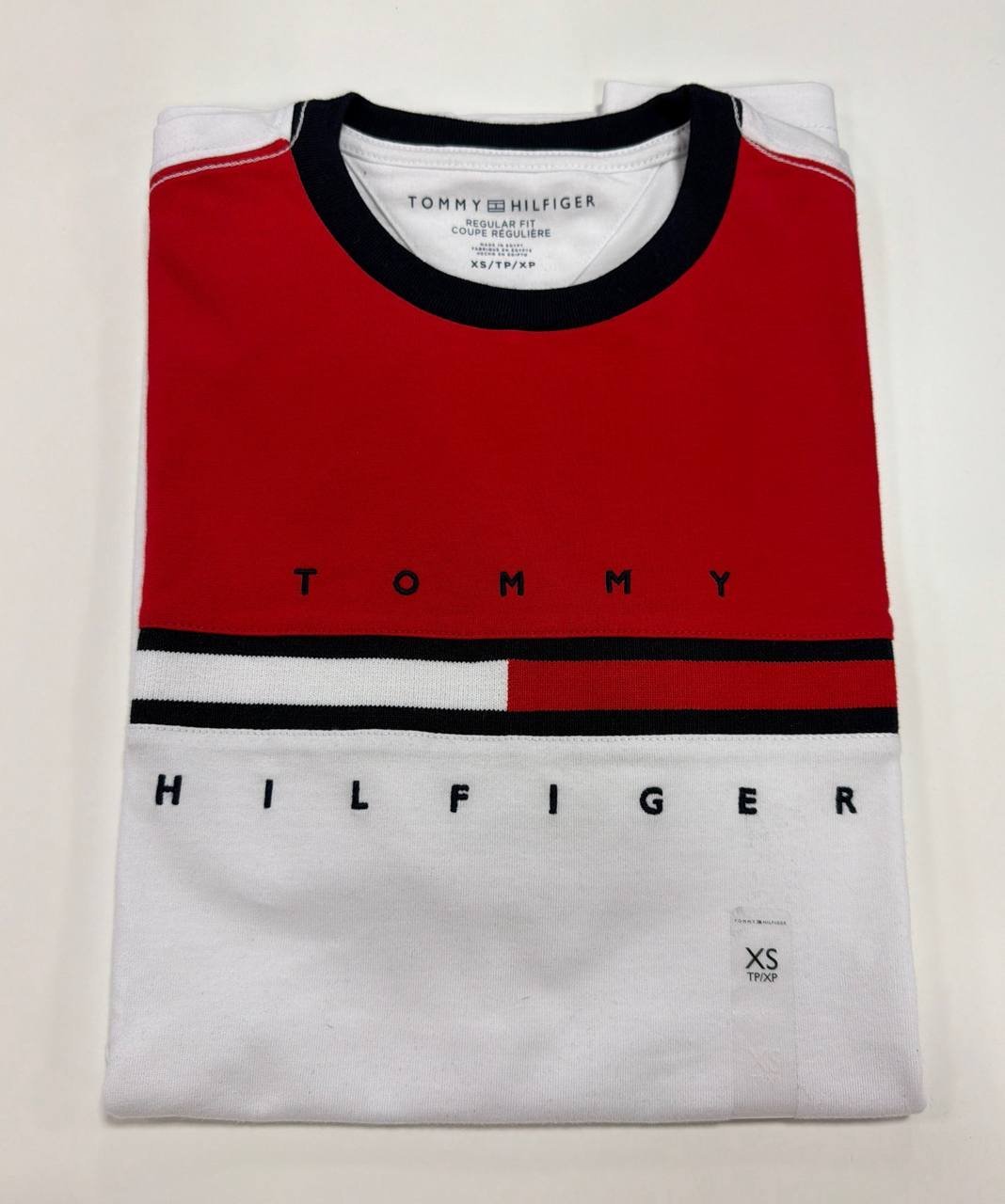 Camiseta Regular Fit Gola U