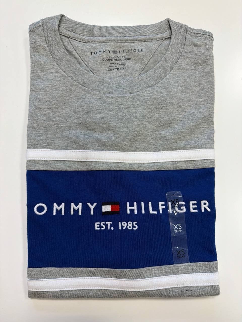 Camiseta Regular Fit Gola U com bordado