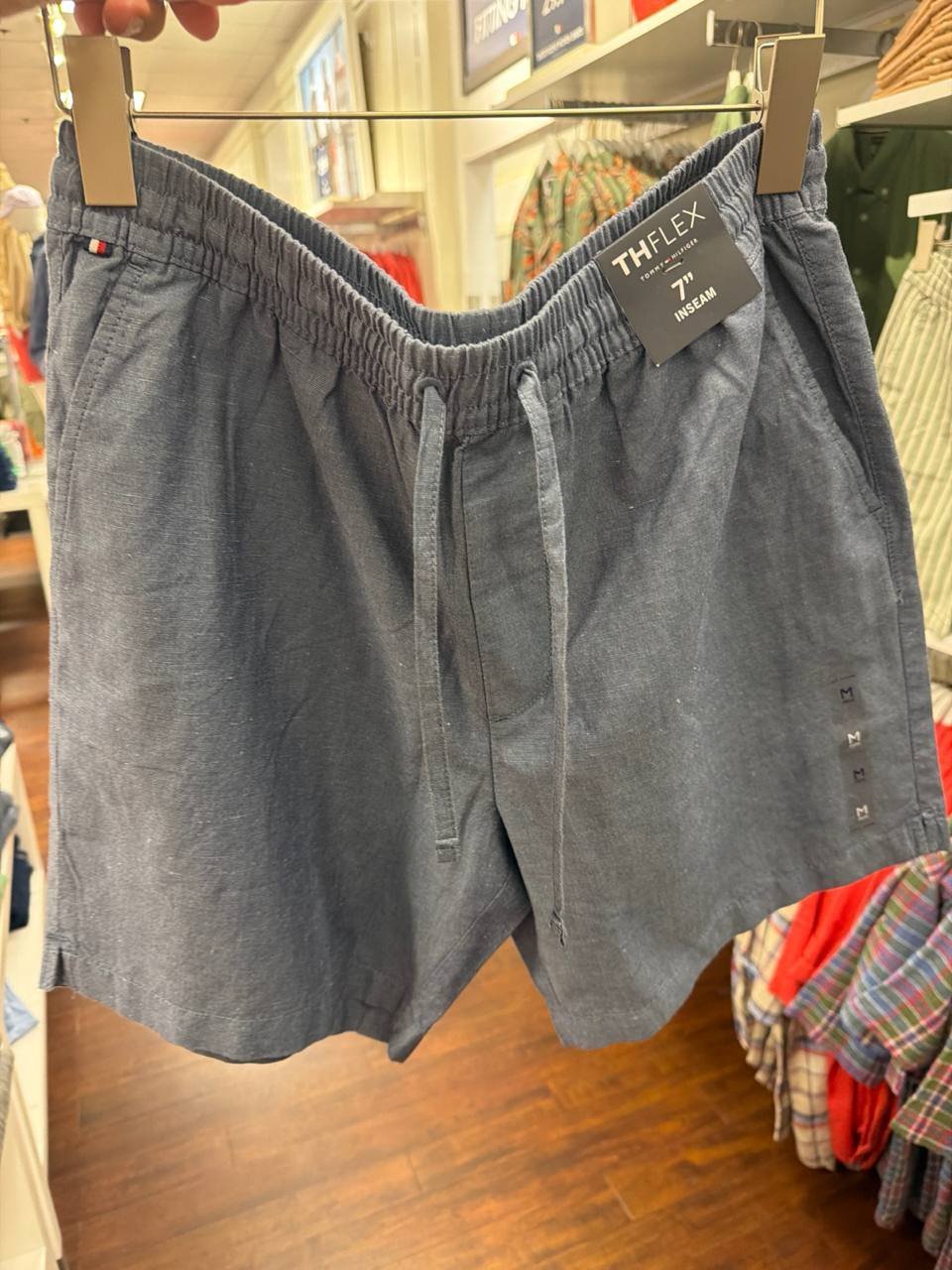 Bermuda regular fit com cordinha 7 polegadas