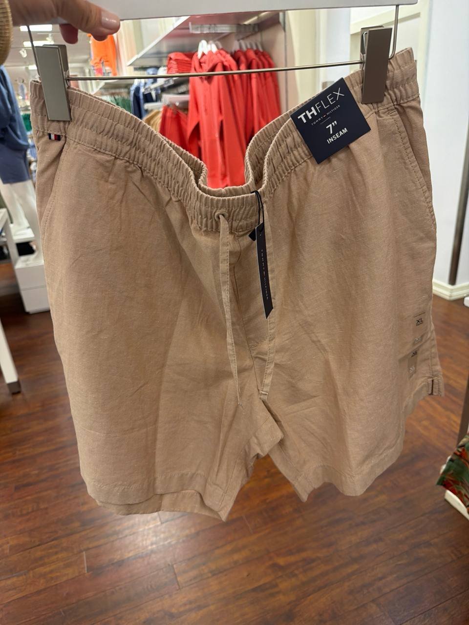 Bermuda regular fit com cordinha 7 polegadas