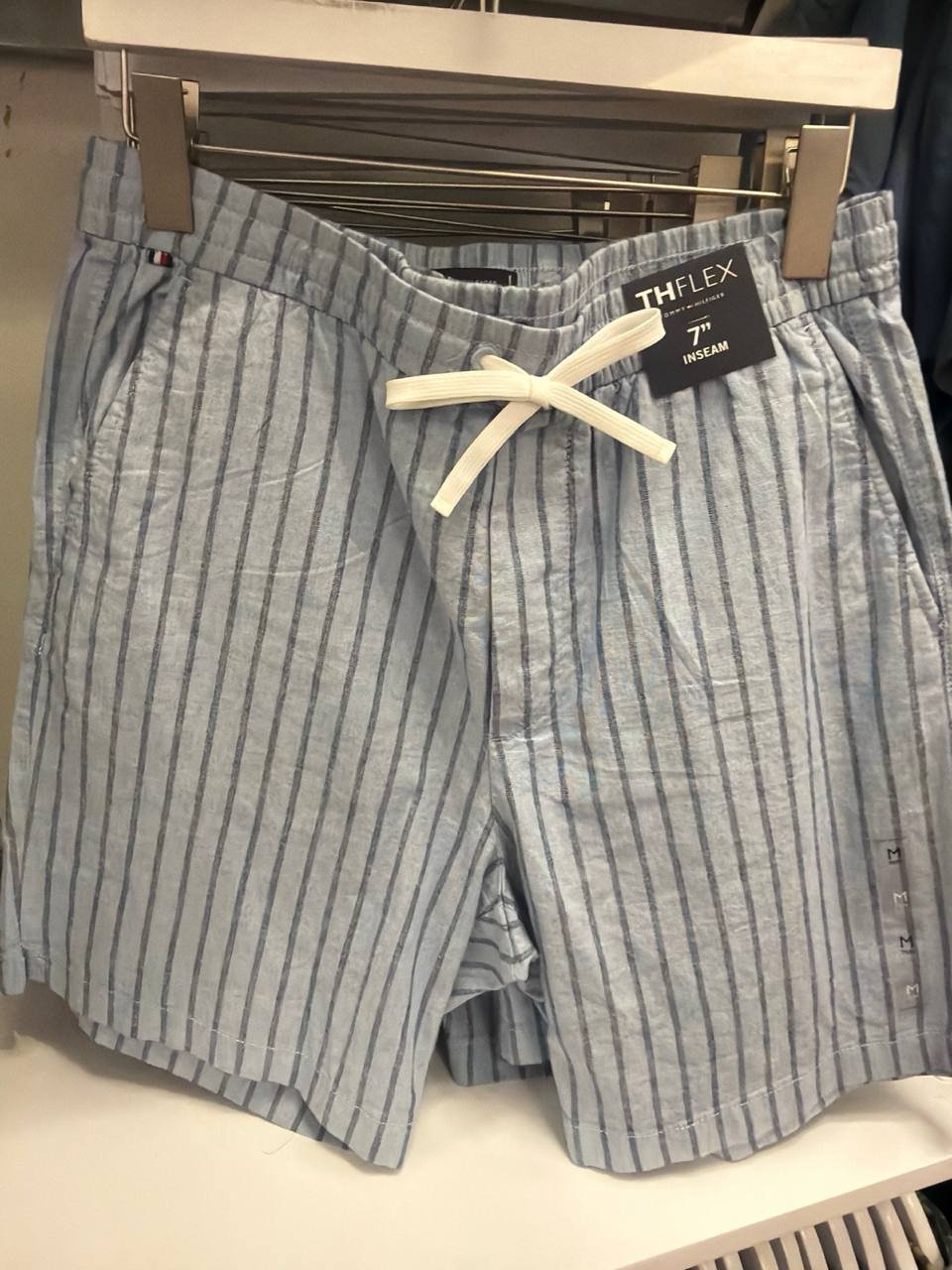 Bermuda regular fit com cordinha 7 polegadas