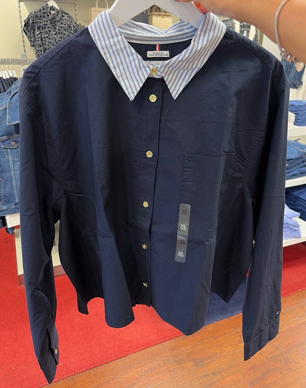 camisa oversized cropped  de botão