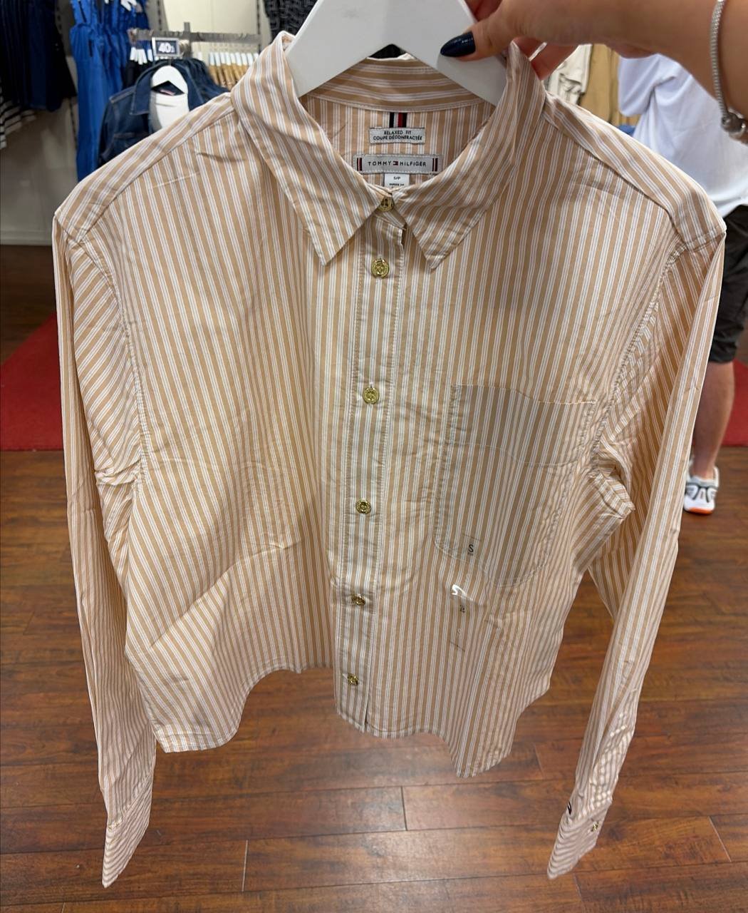 camisa oversized cropped  de botão