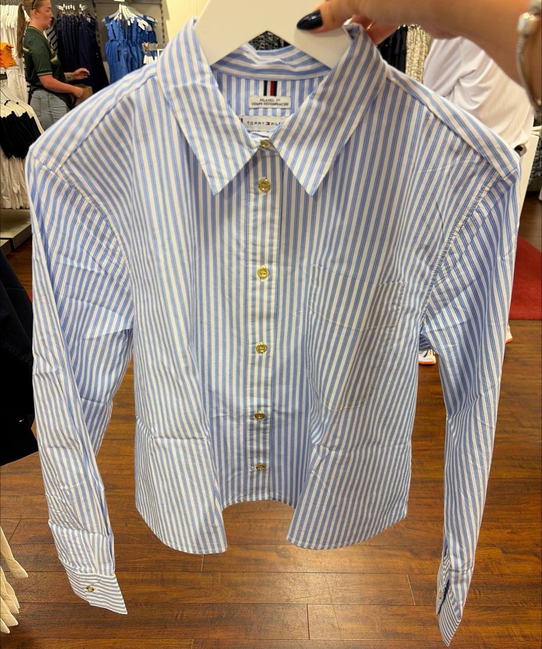 camisa oversized cropped  de botão