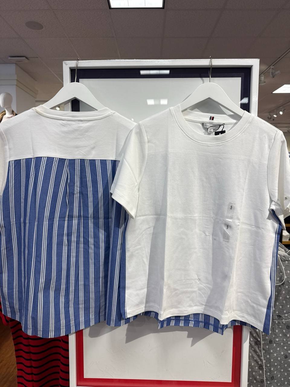 Blusa manga curta detalhe nas costas