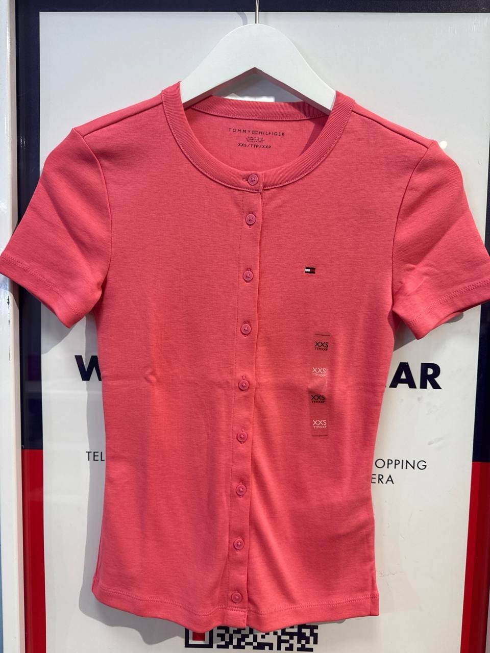 camiseta manga curta com botões