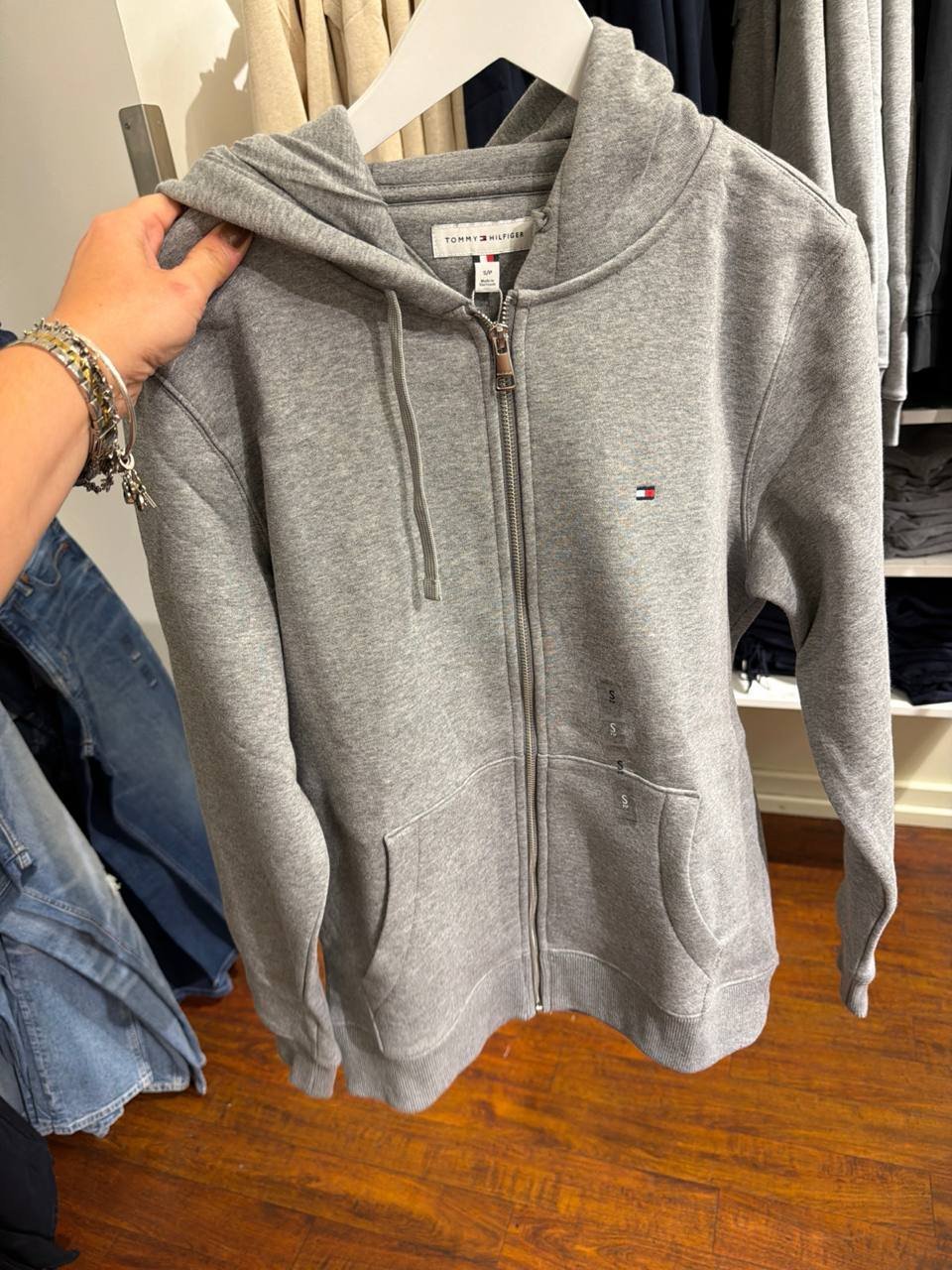 Casaco de moletom com fleece  e zíper