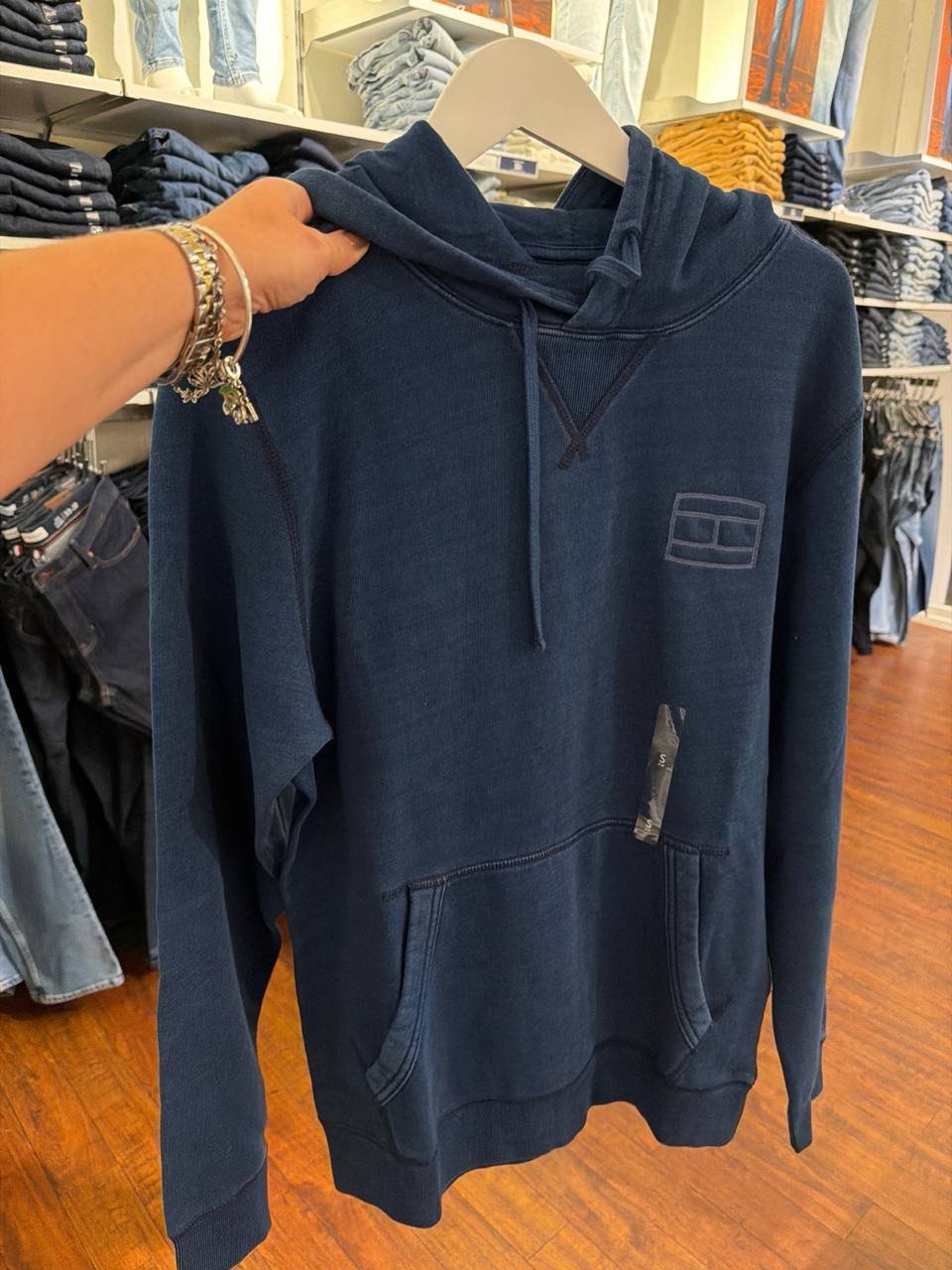 Blusa de moletom Sem fleece  com bordado tingido com índigo