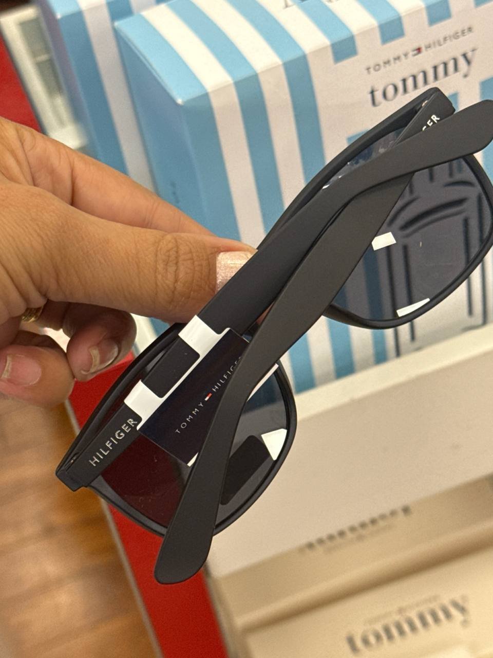 Óculos de sol com case