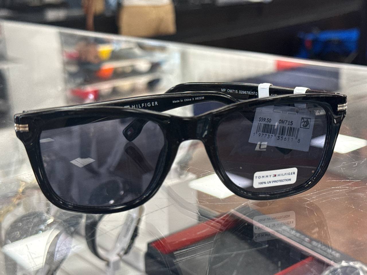 Óculos de sol com case