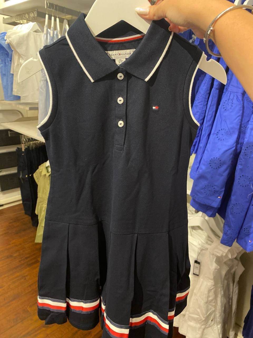 vestido polo sem manga