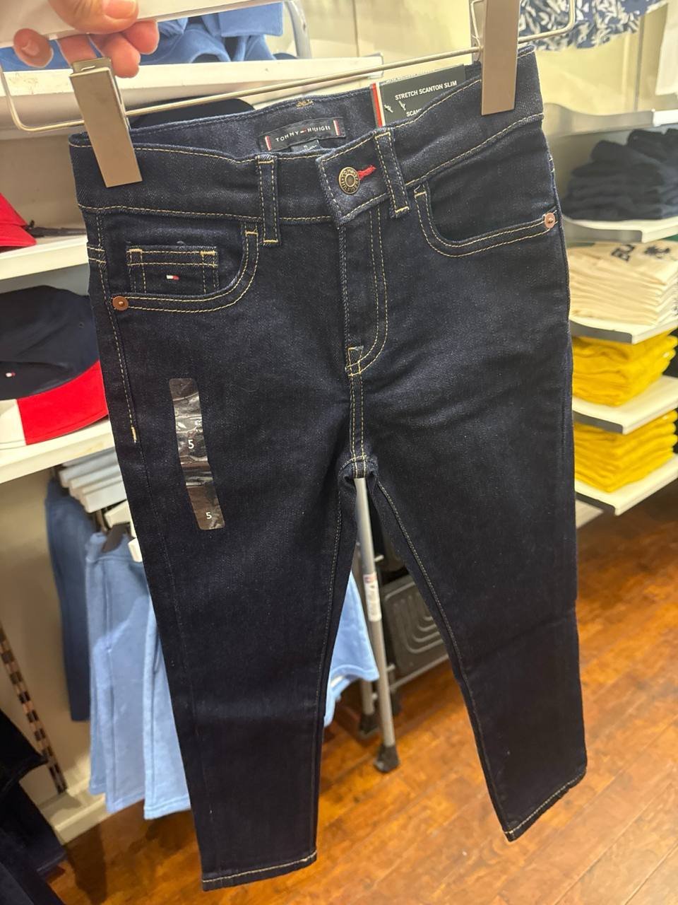calça jeans Straight  slim com ajuste na cintura