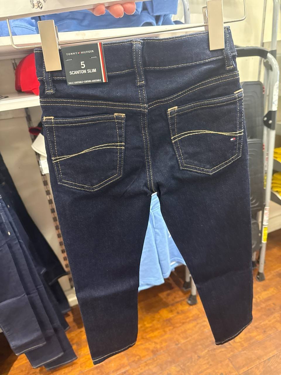 calça jeans Straight  slim com ajuste na cintura