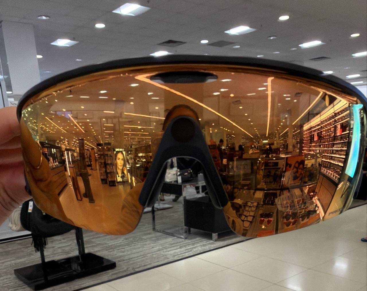 Oakley Wearable Dumm