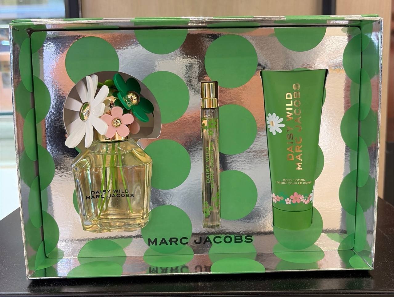 MARC JACOBS kit