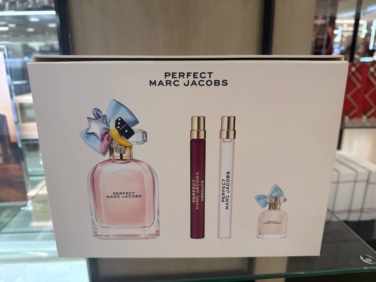 MARC JACOBS kit