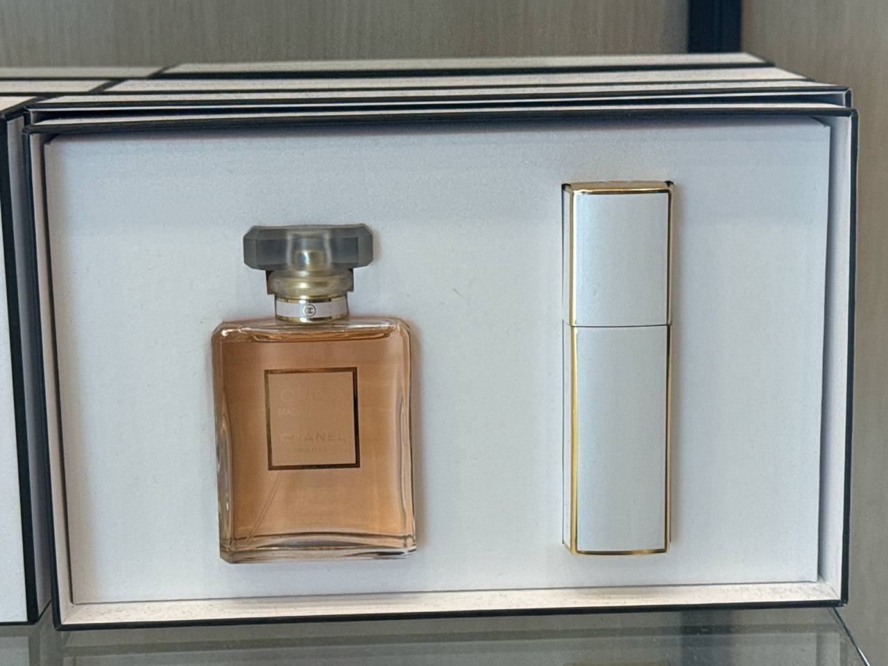 CHANEL kit