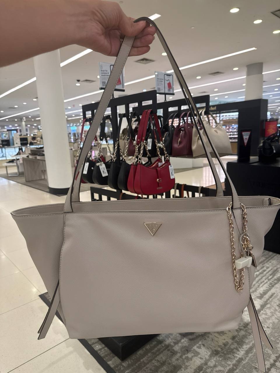 GUESS Bolsa Dark Cherry